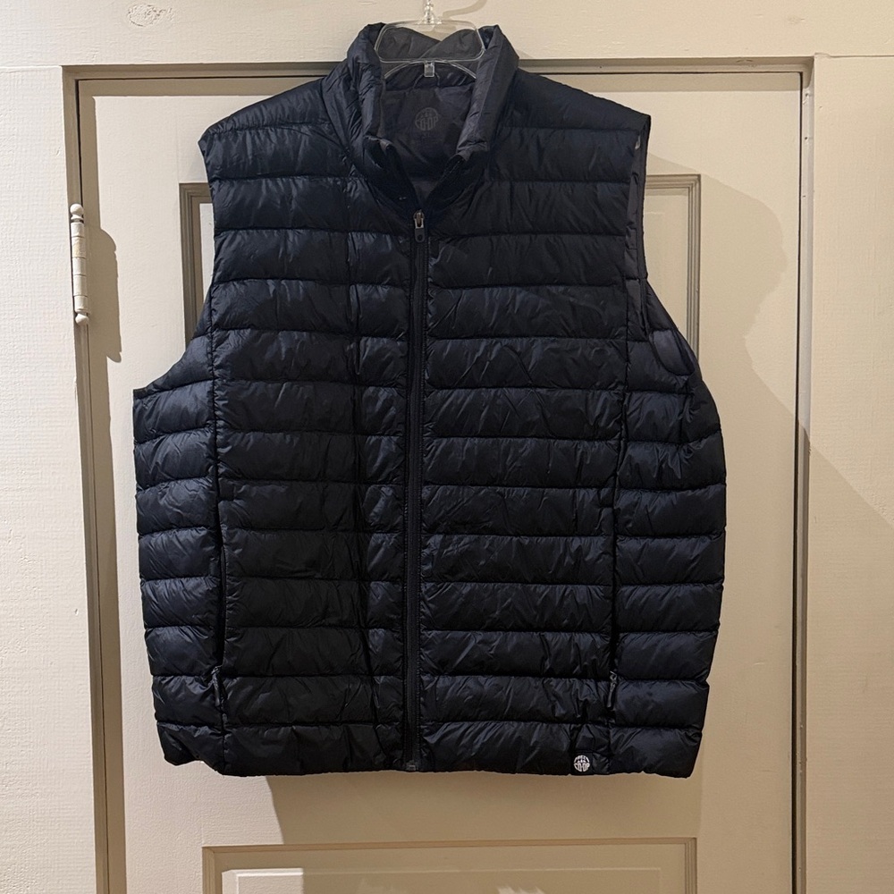 REI Men's Dark Puffer Vest